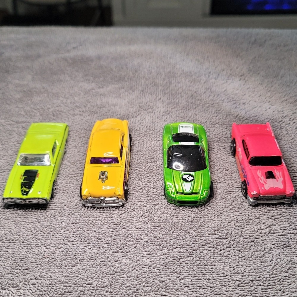 Hot Wheels Diecast Car Lot 71 Dodge Charger 55 Chevy 40 Somethin Taxi 4pc
